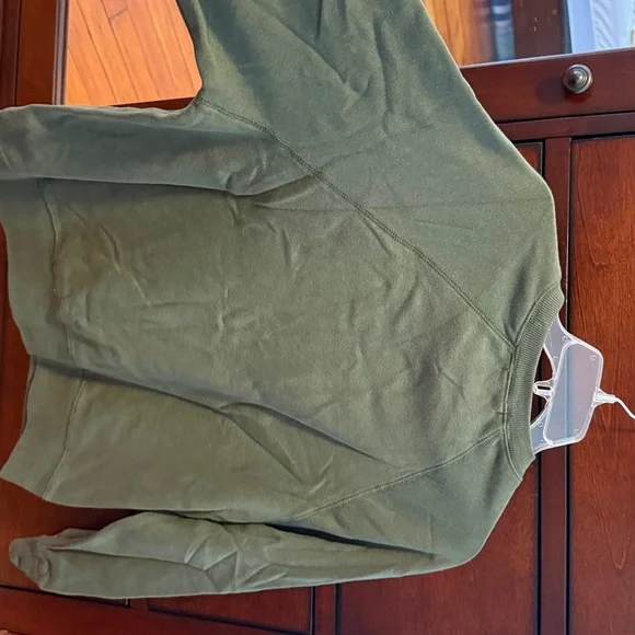 Altar’s State women’s WS Sedona, AZ Green Sweatshirt - Picture 3 of 3